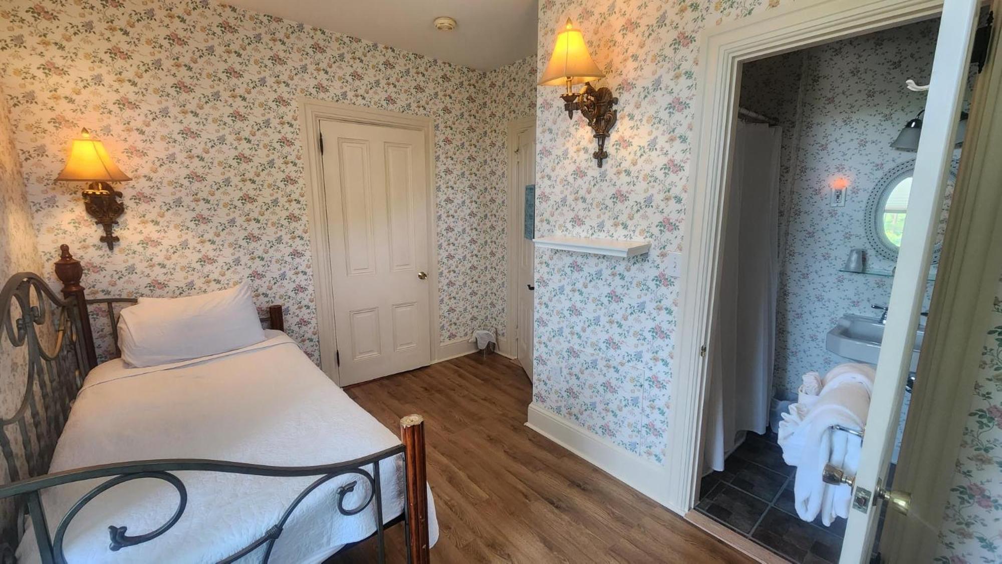 Greystone Manor Bed & Breakfast Bird-in-Hand Exteriör bild