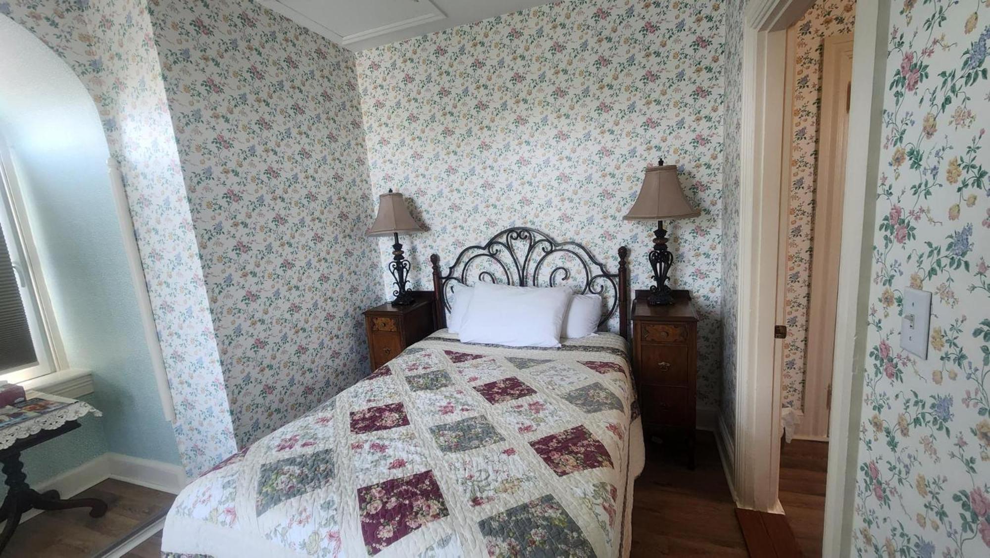 Greystone Manor Bed & Breakfast Bird-in-Hand Exteriör bild