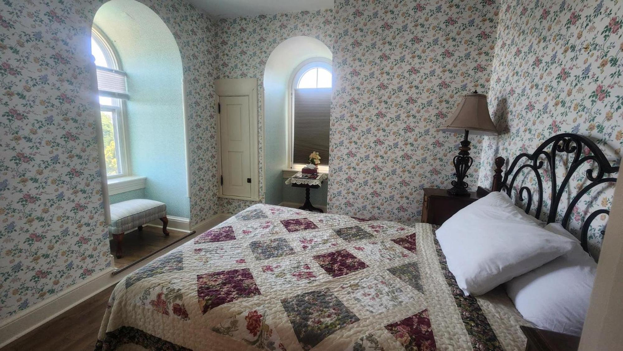 Greystone Manor Bed & Breakfast Bird-in-Hand Exteriör bild